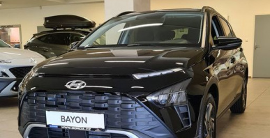 💥 Novinka v Auto Dorda plus💥 Hyundai Bayon již na našem salónu.  Jsme rádi, že vám ho konečně můžeme představit osobně. Tento vůz je přesně pro ty, kteří byli zamilovaní do modelu ix20. Vysoký posez, velikost tak akorát a ladné křivky, které vás dostanou. #autodorda #dorda #prodej #prodejaut #ceskalipa #hyundai #bayon #hyundaibayon #hyundaibayon2021